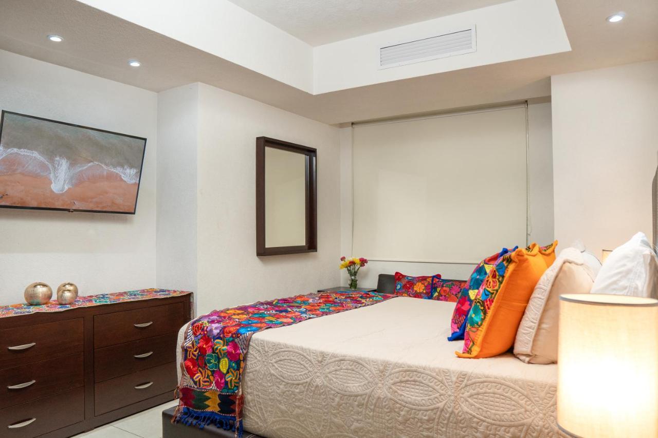 Ocean Front Condo Sleeps 4 Adults-Grand Venetian T3000-1606 Puerto Vallarta Dış mekan fotoğraf