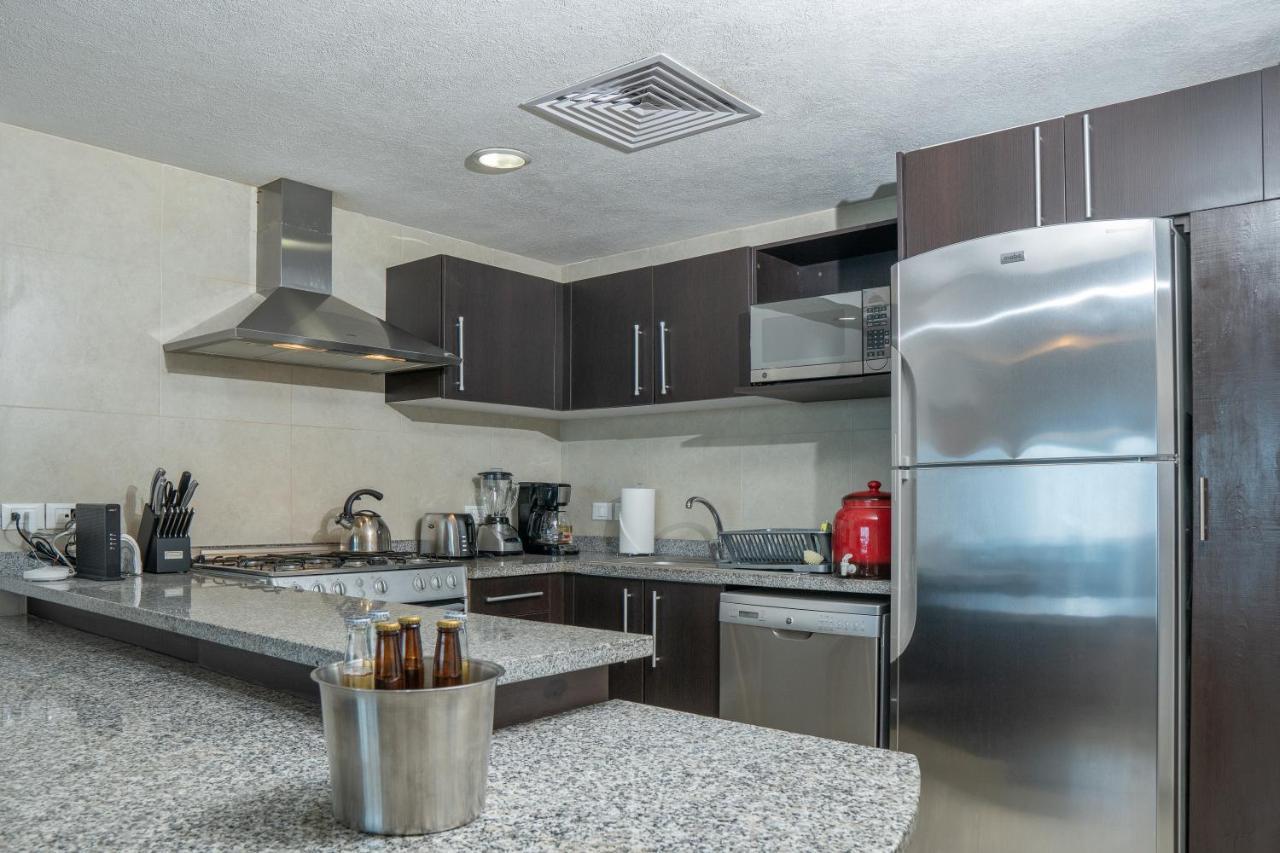 Ocean Front Condo Sleeps 4 Adults-Grand Venetian T3000-1606 Puerto Vallarta Dış mekan fotoğraf