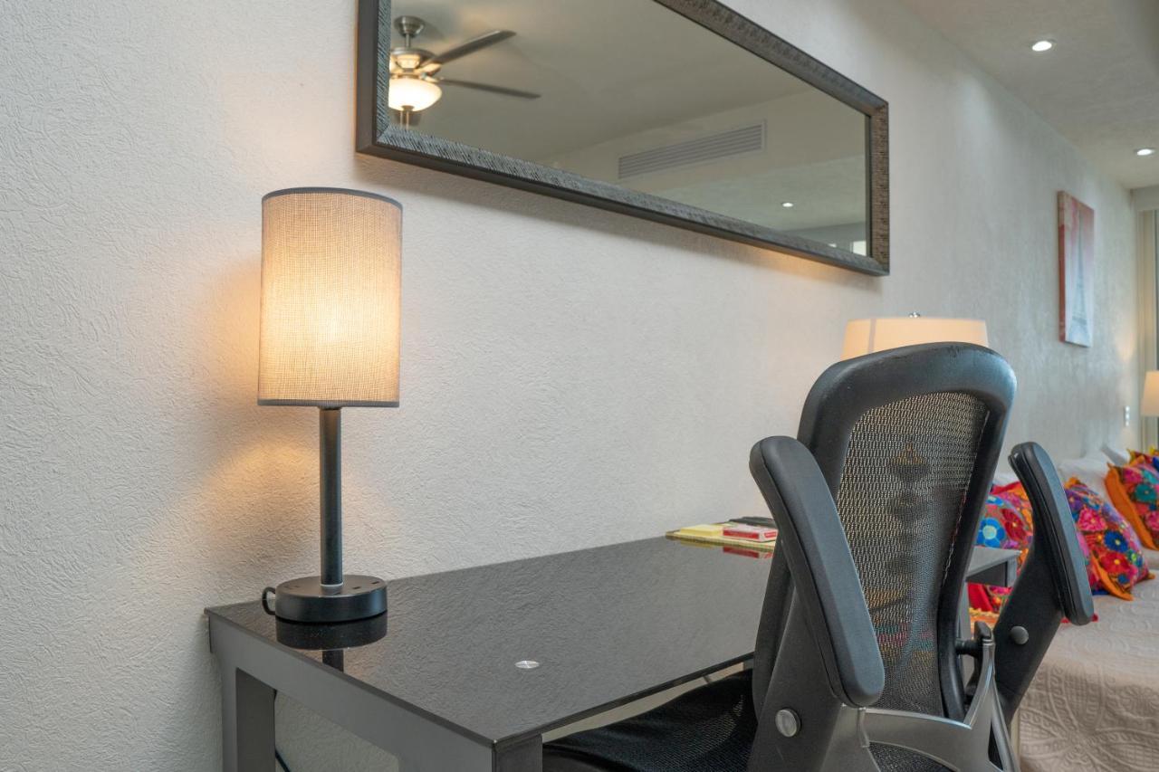 Ocean Front Condo Sleeps 4 Adults-Grand Venetian T3000-1606 Puerto Vallarta Dış mekan fotoğraf